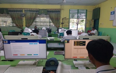 Hari Pertama ANBK di MAN Kota Solok Berjalan Lancar